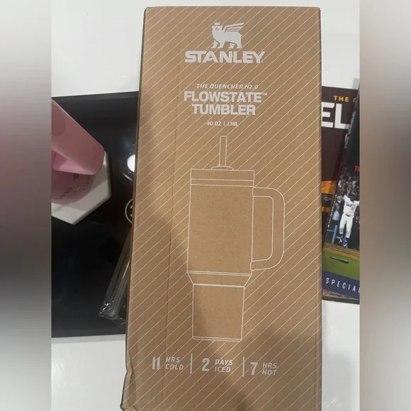 Unisex Stanley Hello Kitty Pink Magenta 40oz Quencher H2.0 Tumbler - Picture 8 of 14